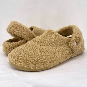 Crocs tan faux fur mules
